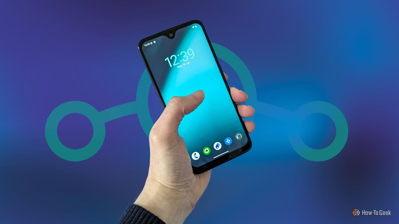a-motorola-phone-running-lineageos طريقة إحياء هاتف أندرويد قديم باستخدام نظام تشغيل مفتوح المصدر وتحسين أدائه