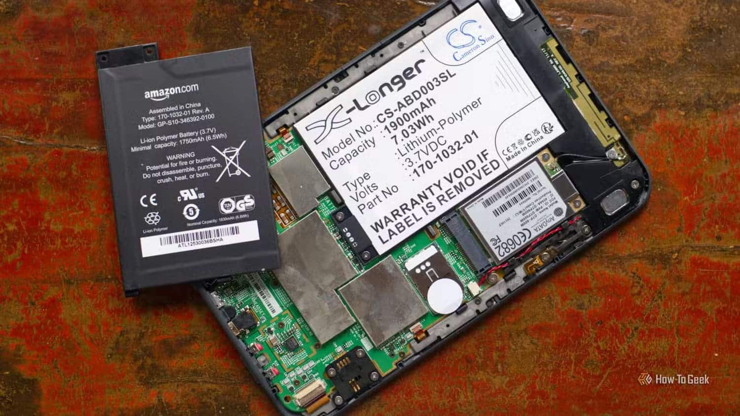 a-kindle-third-generation-ereader-following-a-successful-battery-swap 6 طرق فعالة لتحسين أداء جهاز Kindle القديم واستعادة سرعته