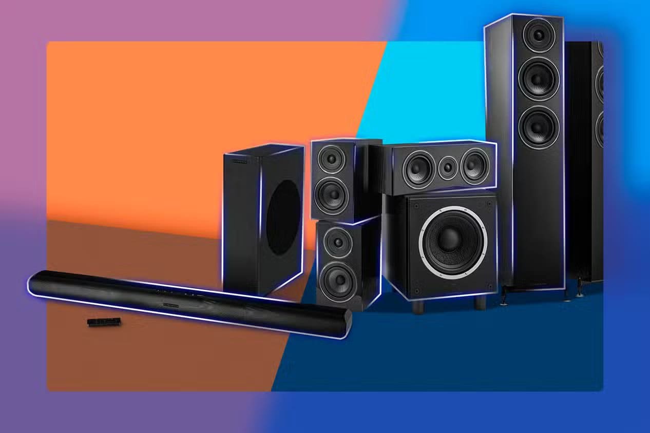 a-soundbar-on-the-left-and-a-home-theater-on-the-right 3 طرق فعالة لتحسين أداء التلفزيون الذكي القديم واستعادة سرعته