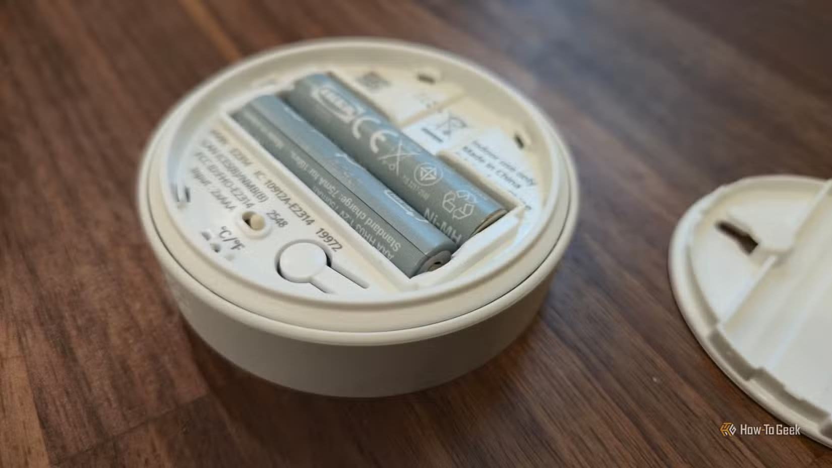 aaa-batteries-inside-of-an-ikea-timmerflotte 5 طرق احترافية لتنظيم الأجهزة والتصنيفات في Home Assistant وتحسين الأتمتة