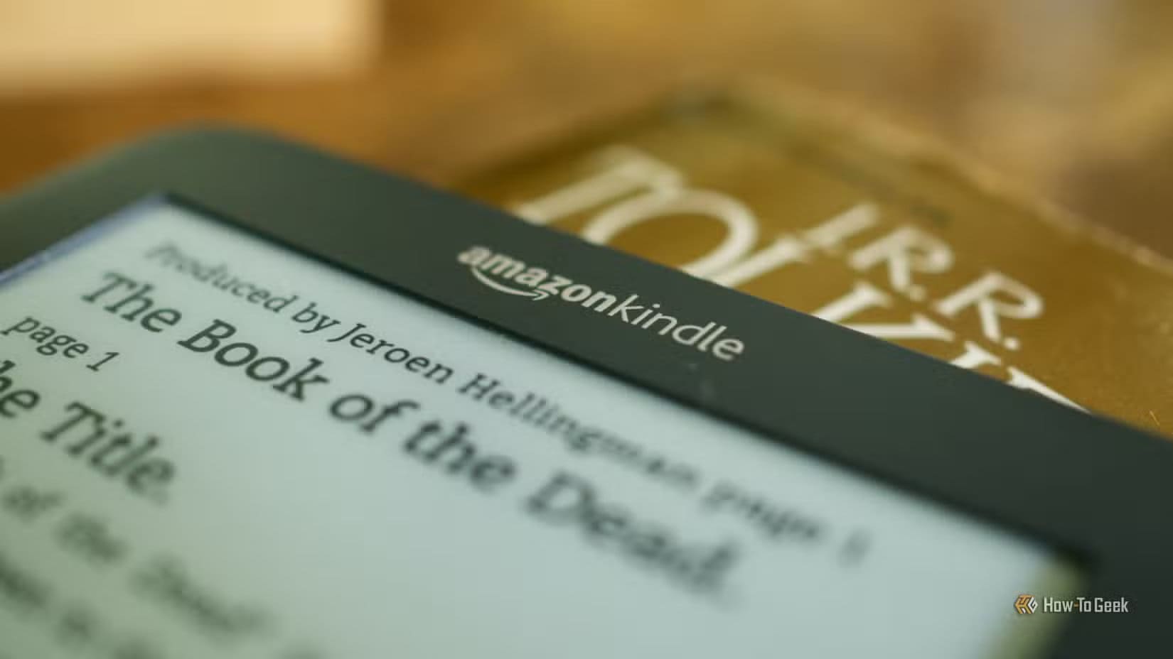 amazon-kindle-3-keyboard لماذا يجب تفعيل وضع الطيران في كيندل لتحسين القراءة وتوفير البطارية