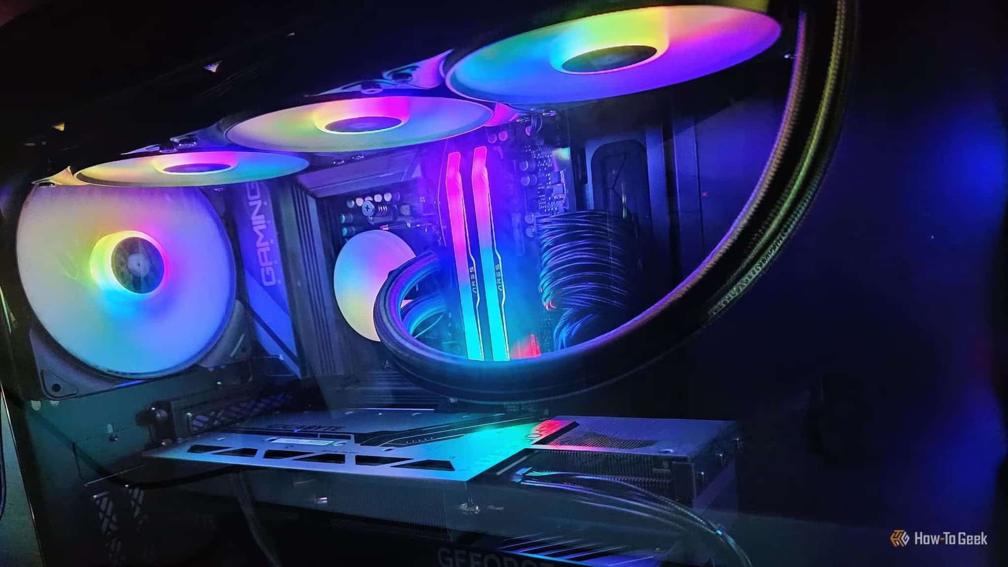 cropped-gaming-pc-aio-cooler-scaled لماذا يجب عدم تعطيل المعالج الرسومي المدمج في BIOS لتحسين أداء الألعاب