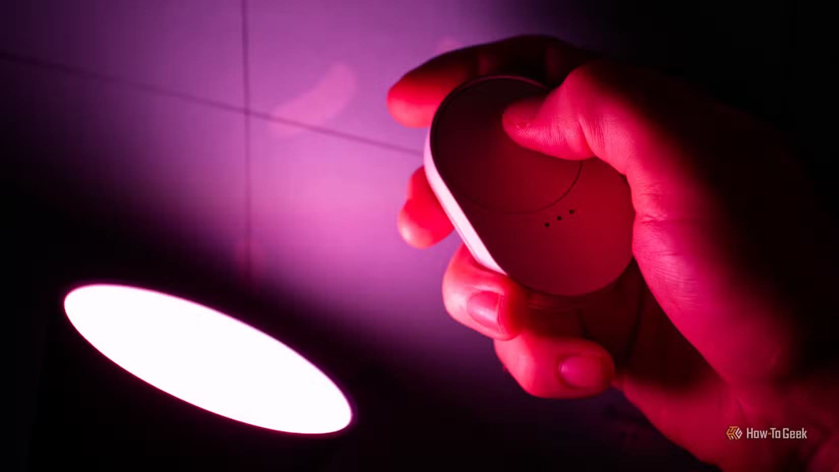 ikea-bilresa-remote-controlling-a-tradfri-light زيادة كفاءة Home Assistant عبر تثبيت ملحقات ذكية تعزز الأتمتة المنزلية