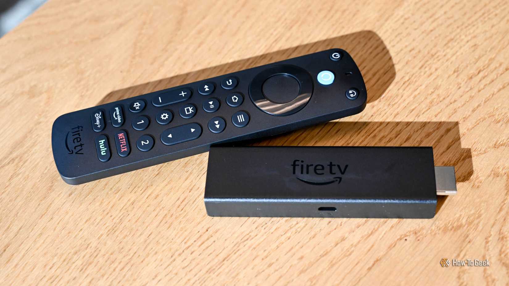 amazon-alexa-voice-remote-pro-sitting-next-to-an-amazon-fire-stick 7 أجهزة يومية مدعومة سراً بـ Linux