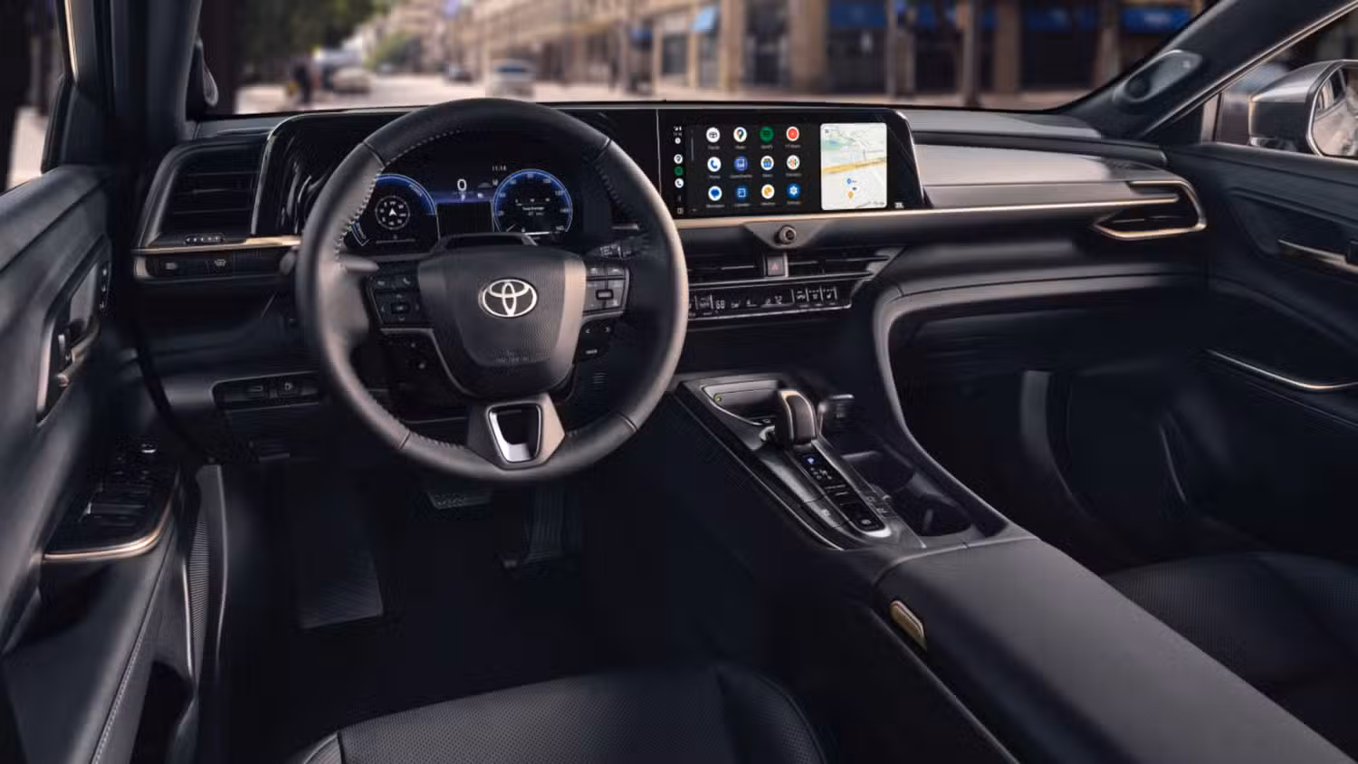 2026-toyota-crown-interior أفضل سيارات السيدان الفاخرة التي تمنحك تجربة مميزة دون دفع ثمن العلامة التجارية