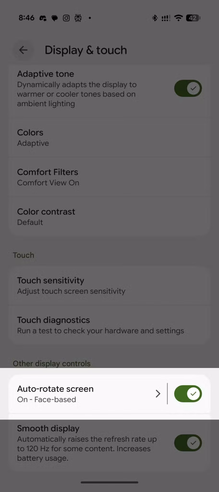 display-and-touch-settings-scrolled-to-auto-rotate-screen-showing-face-based-mode-enabled-scaled 5 إعدادات أغيّرها فورًا عند شراء هاتف Google Pixel جديد