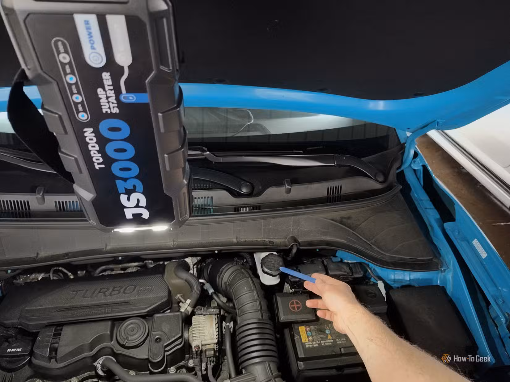 hyundai-kona-brake-fluid-resevoir كيف تصلح السيارات عيوب الاستدعاء تلقائيًا قبل زيارة مركز الصيانة