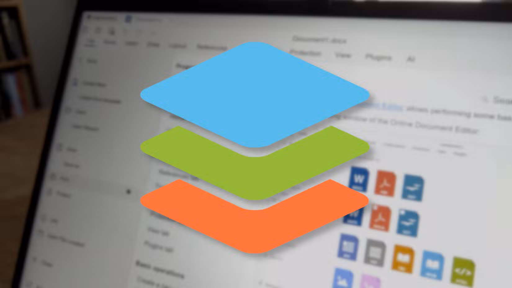 the-onlyoffice-logo-over-a-photo-of-a-laptop-screen-with-the-onlyoffice-application-open أفضل 5 تطبيقات لينكس للمبتدئين يجب تثبيتها بعد تثبيت النظام