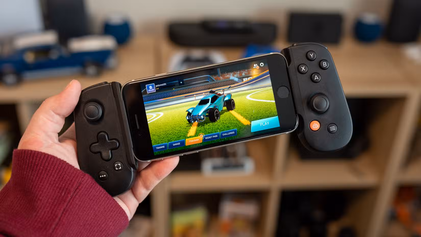 17052ea2 6 أفكار ذكية لإعادة استخدام آيفون قديم بدلًا من تركه دون فائدة