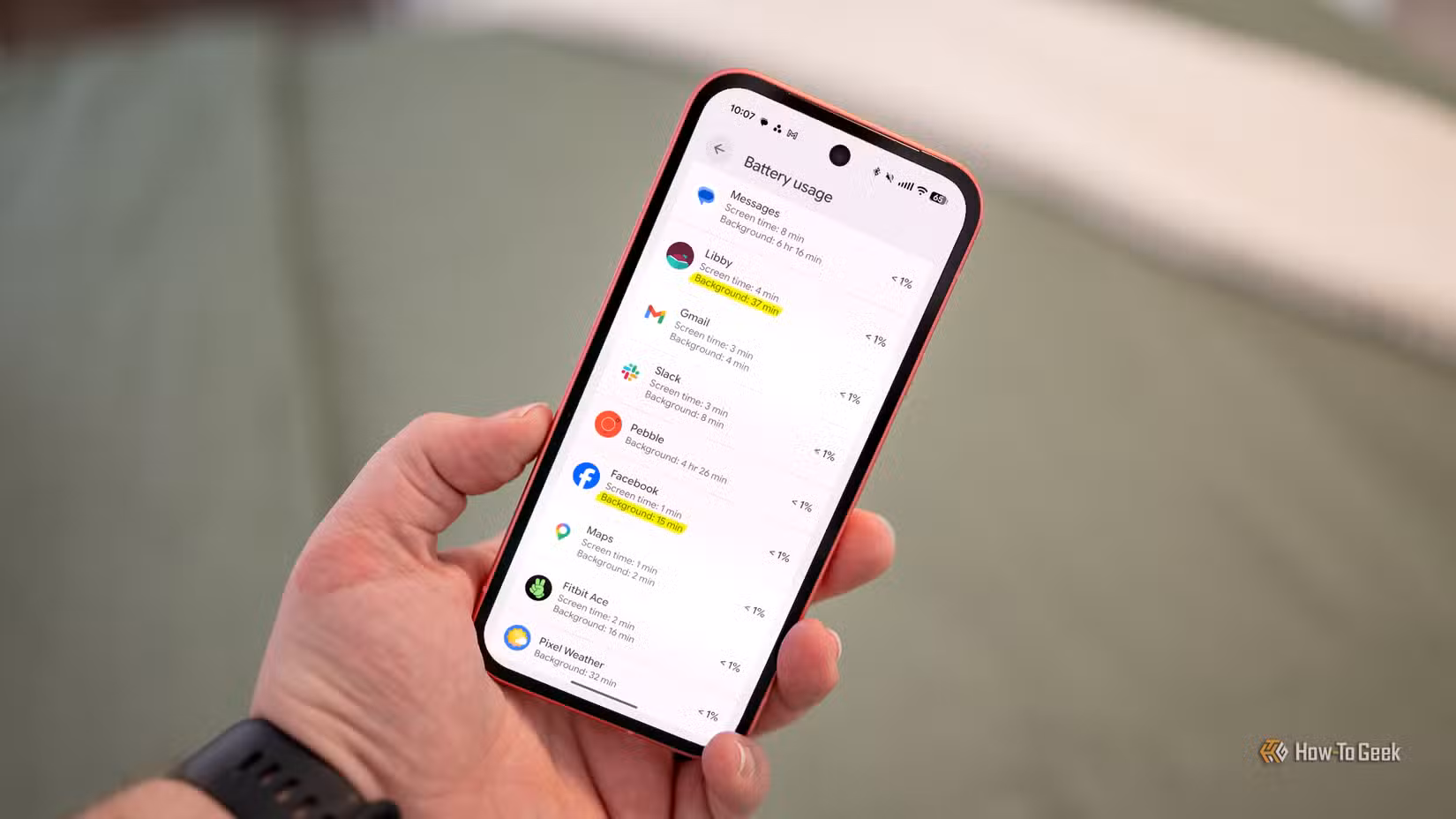 android-phone-with-battery-usage-stats-on-screen كيف جعلت هاتف Galaxy عمره 6 سنوات يعمل أسبوعًا بشحنة واحدة
