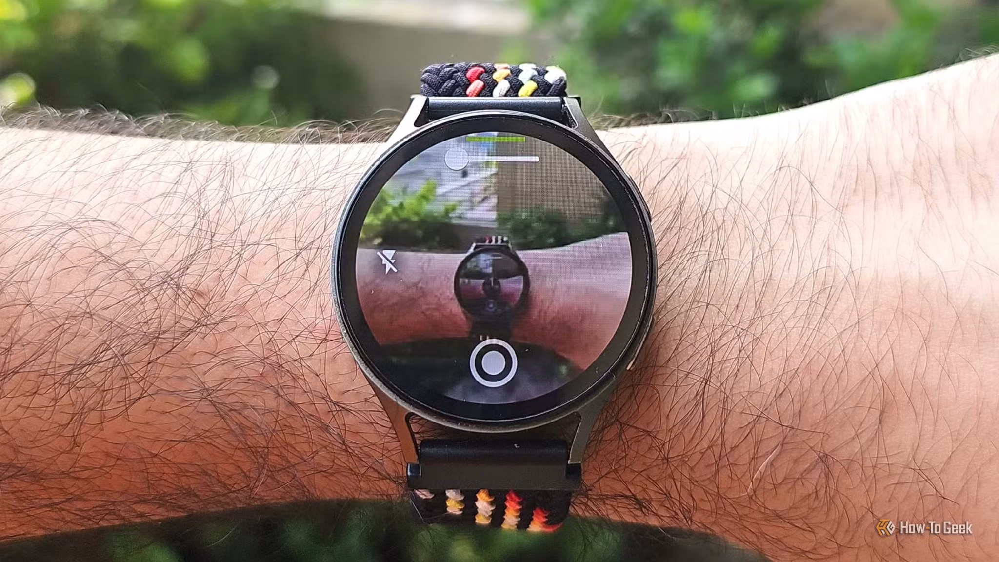 camera-control-app-running-on-wear-os-scaled 4 تطبيقات تحوّل ساعة Galaxy Watch إلى جهاز بقدرات تتجاوز تصميم سامسونج الأصلي