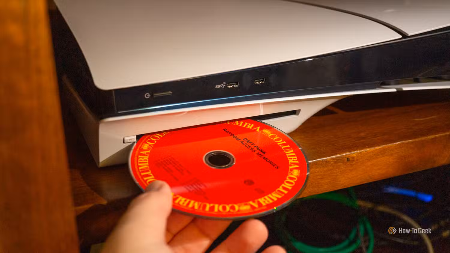 ps5-with-a-music-cd ذاكرة VRAM بسعة 8 جيجابايت لم تعد كافية دائمًا إليك كيف أتجاوز قيودها