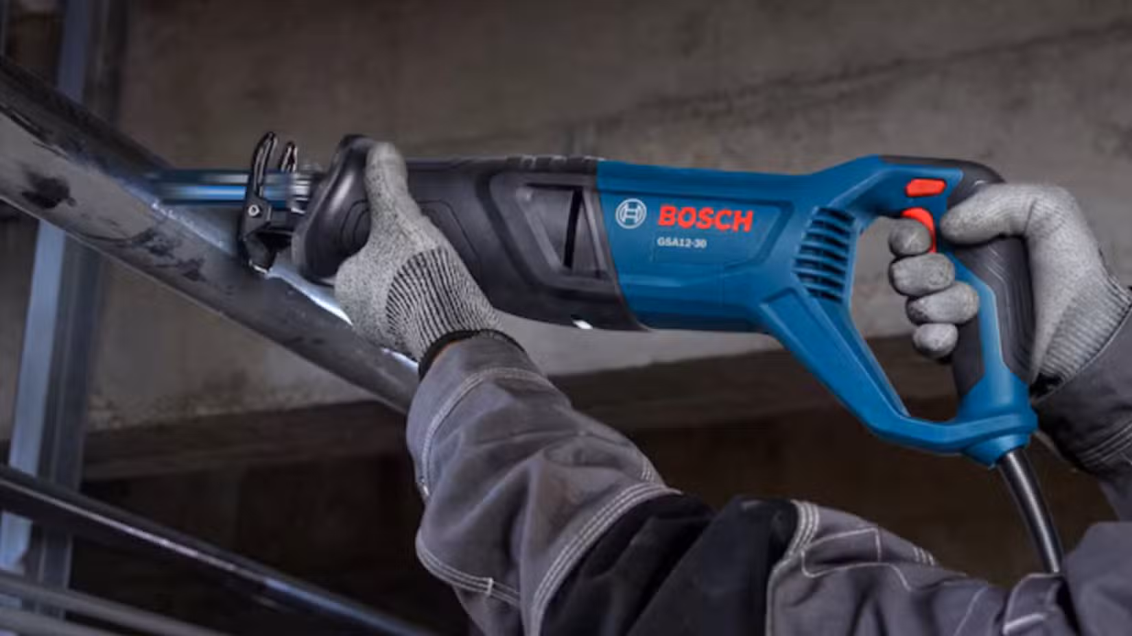 bosch-corded-reciprocating-saw 5 أدوات كهربائية سلكية لا تزال تتفوق على الأدوات اللاسلكية في أعمال كثيرة