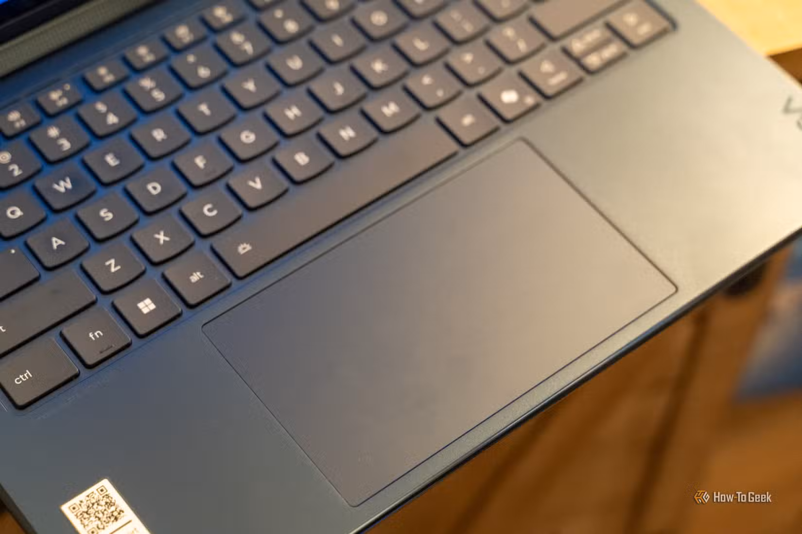 lenovo-yoga-9i-trackpad 6 إعدادات في ويندوز 11 يمكنك تغييرها الآن لتحسين تجربة الاستخدام