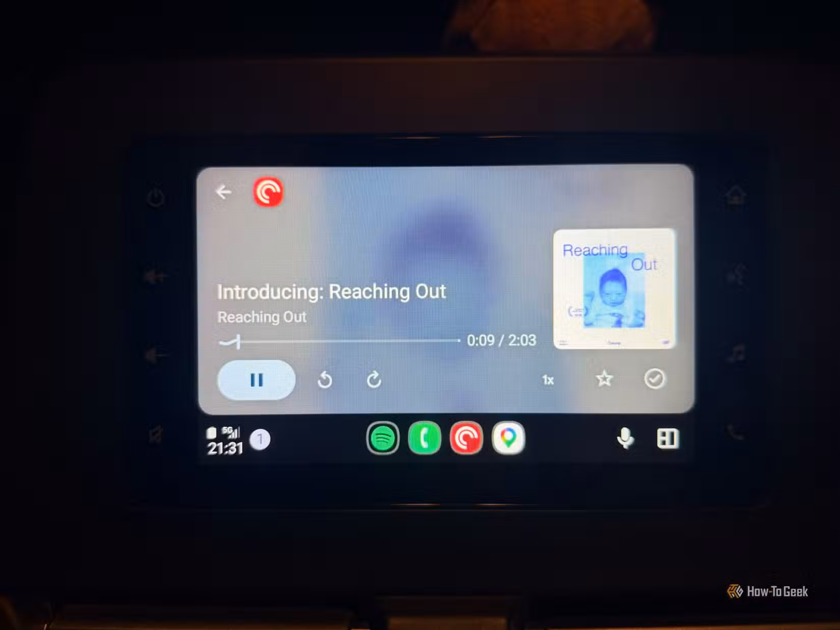 pocket-casts-on-android-auto 4 تطبيقات مخفية لـ Android Auto تستحق التجربة لتحسين تجربة القيادة