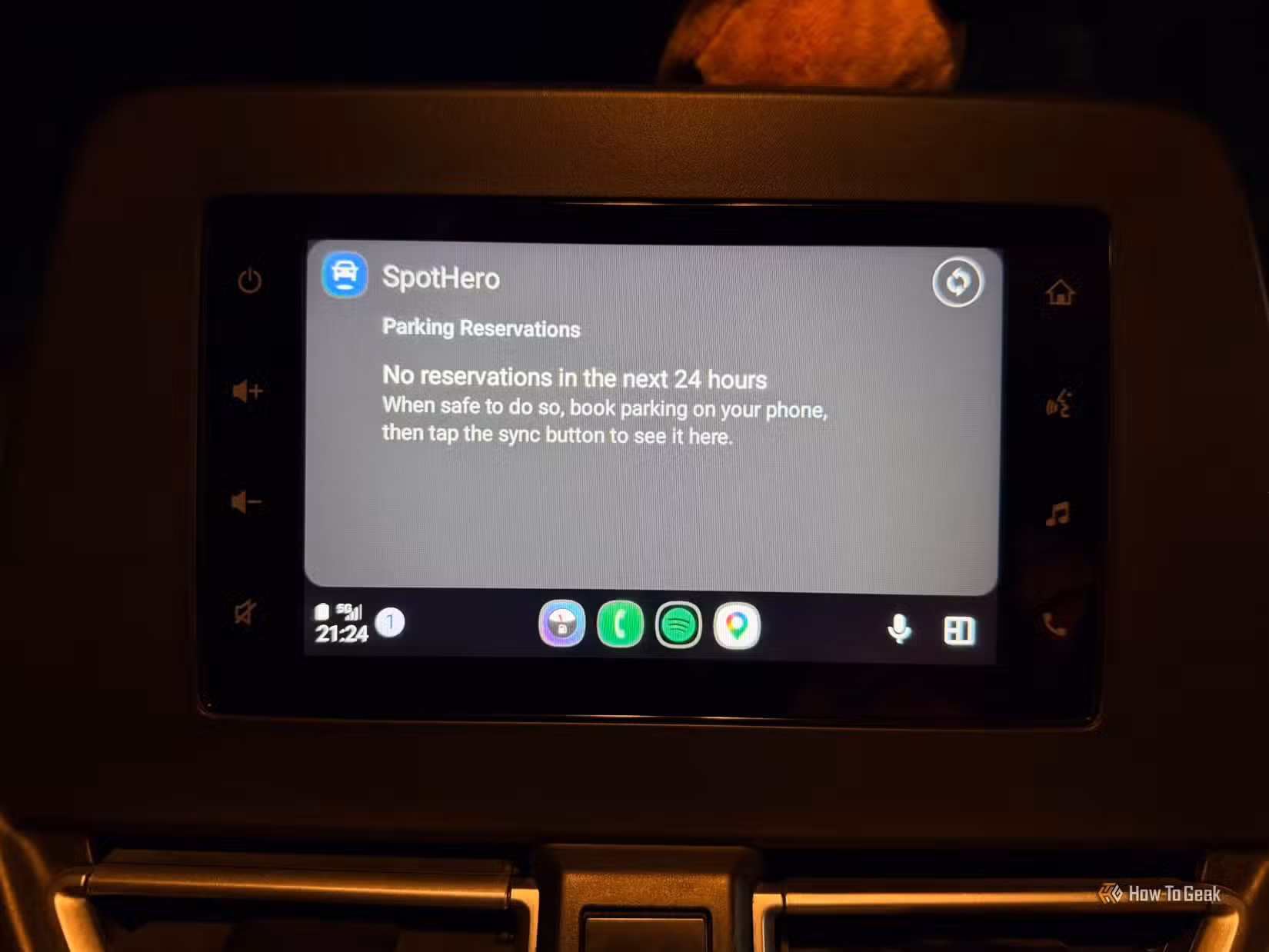 spothero 4 تطبيقات مخفية لـ Android Auto تستحق التجربة لتحسين تجربة القيادة